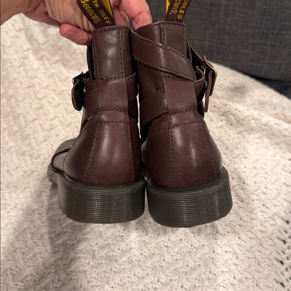 Dr. Martens JONI WOMENS 7 Dark Brown Leather Boots - Picture 8 of 8